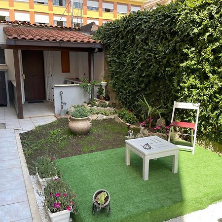 Apartamento House With Private Garden Roma Exterior foto
